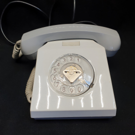 Телефон дисковый, работоспособность неизвестна. ГДР